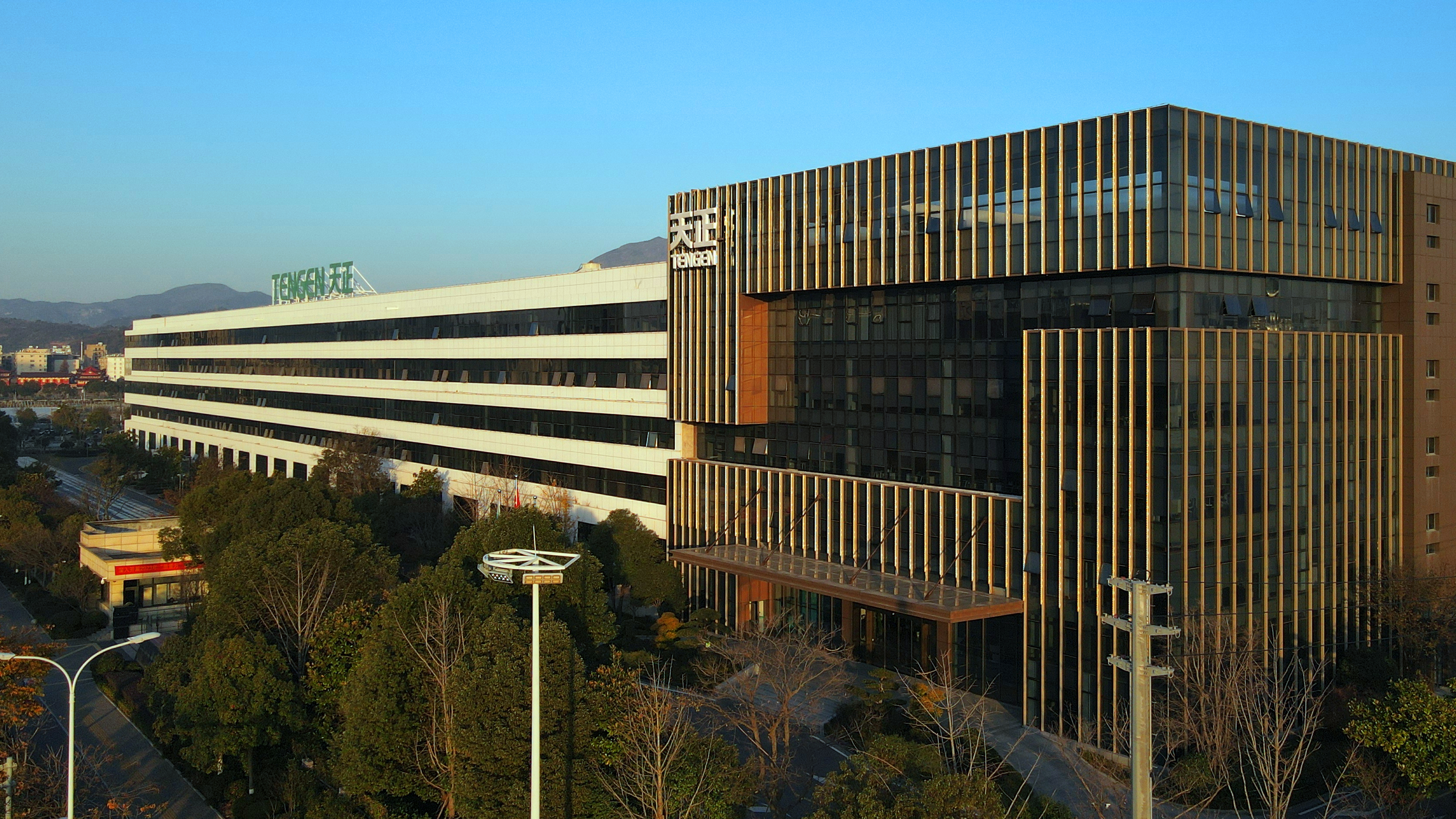 位列榜首！尊龙凯龙时官网获评“最美工厂”荣誉